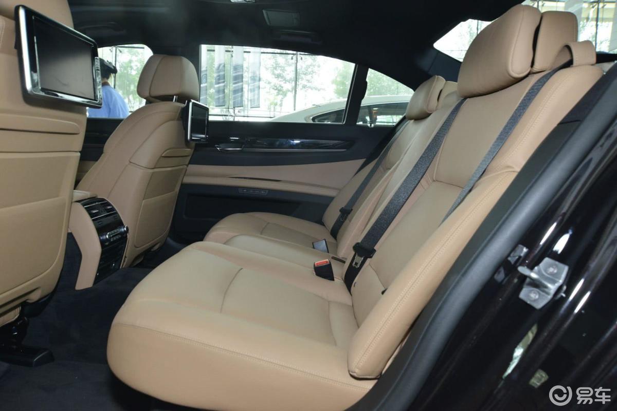 【宝马7系2014款740li xdrive 马年限量版后排空间体验汽车图片-汽车