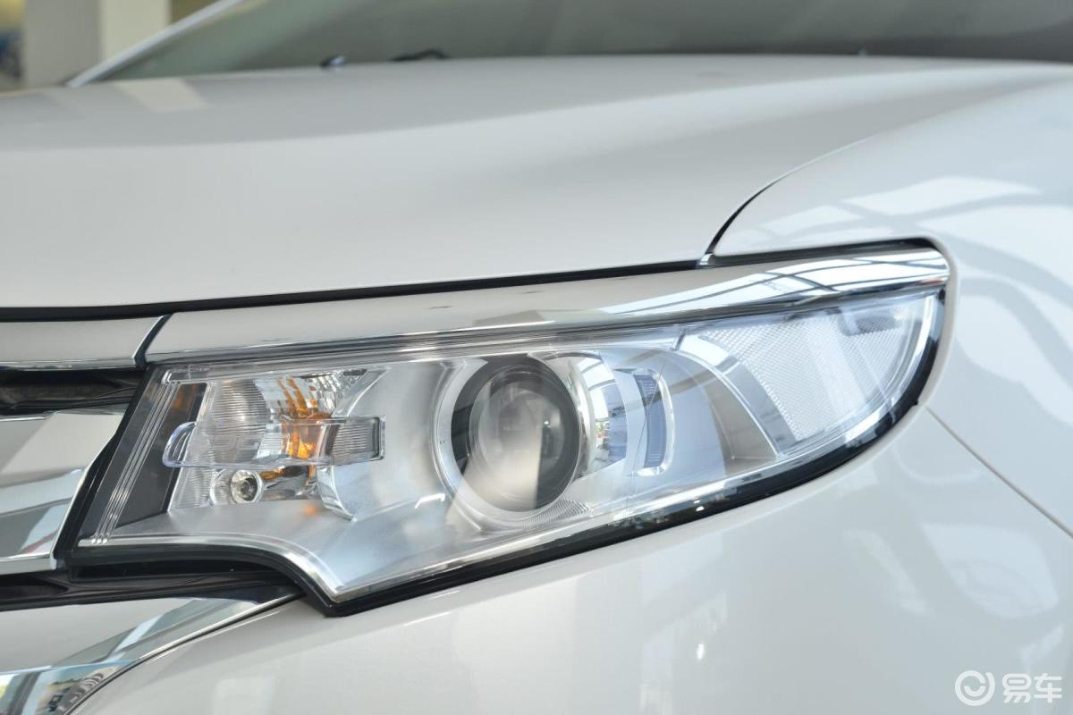 0t 自动 尊锐型大灯侧45度俯拍汽车图片-汽车图片大全】-易车