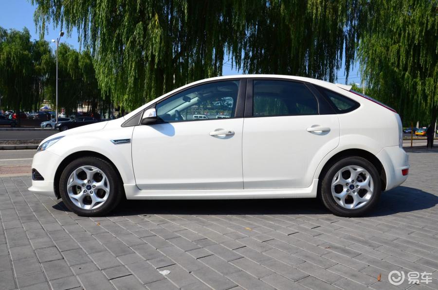 【福克斯两厢2014款经典版 1.