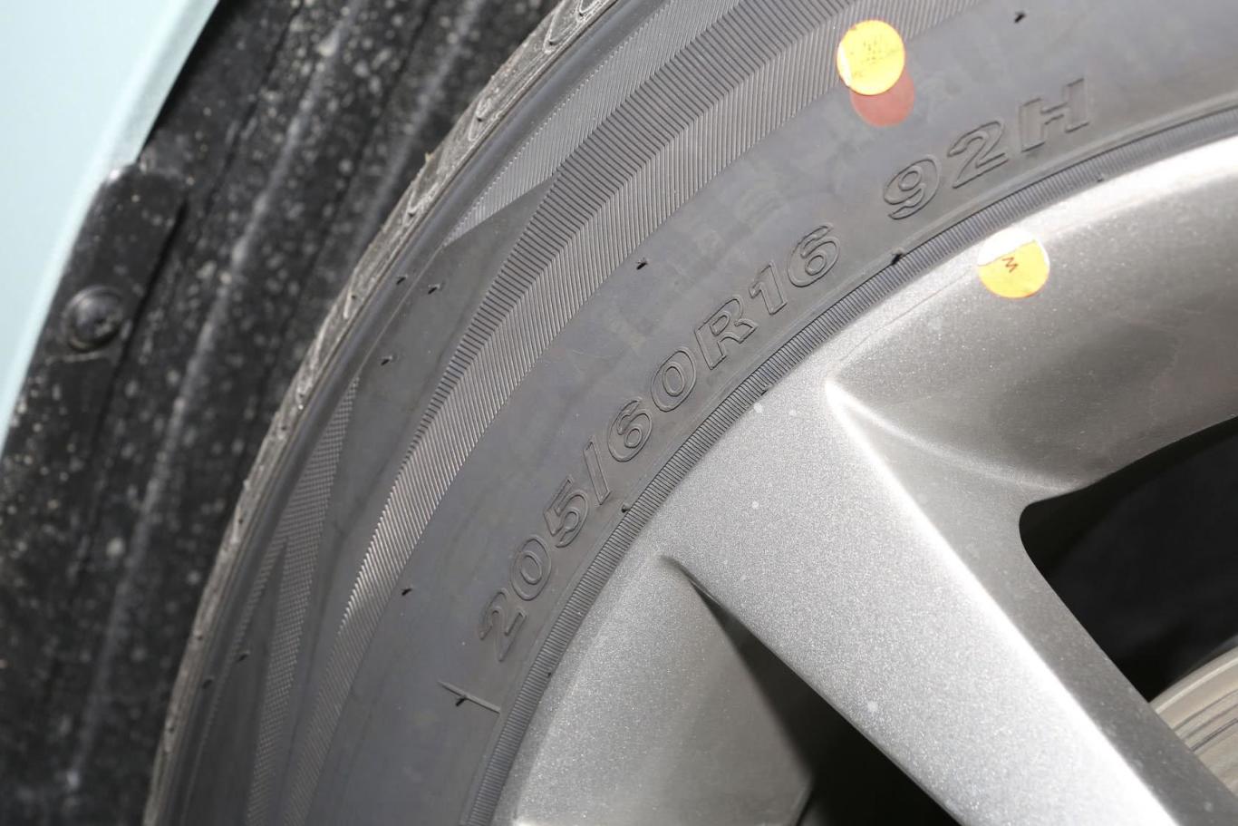 名图1.8l 自动 智能型轮胎规格