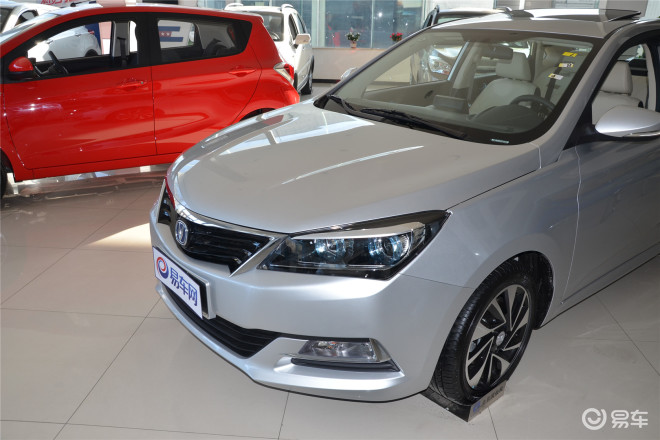 悦翔v7 外观-星河银