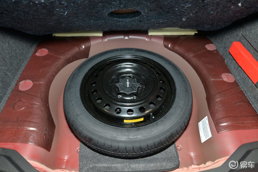 4l 手自一体 豪华版备胎汽车图片-汽车图片大全】-易车网