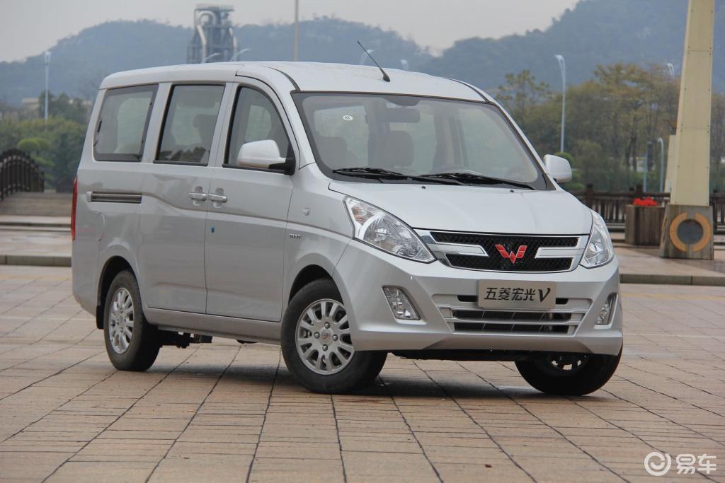 五菱荣光v