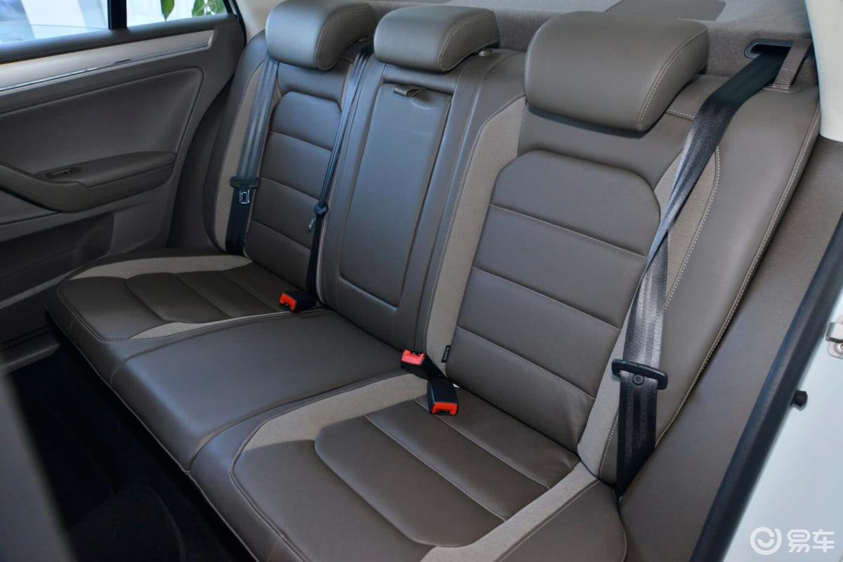 【宝来2014款1.4t 自动 舒适型后排座椅汽车图片-汽车图片大全】-易车