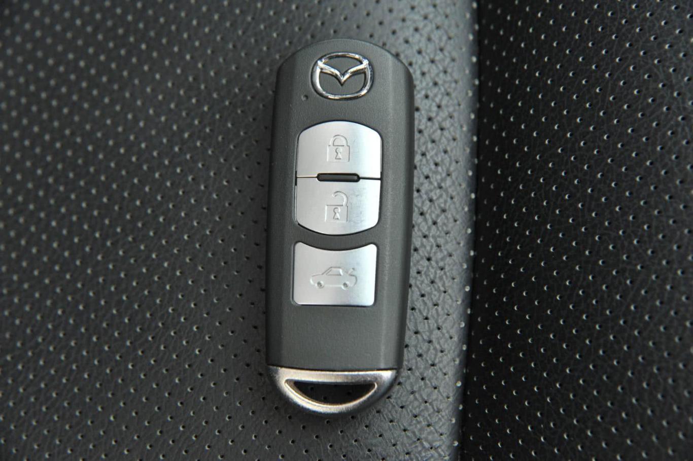 马自达3 昂克赛拉三厢 1.5l 自动 尊贵型钥匙