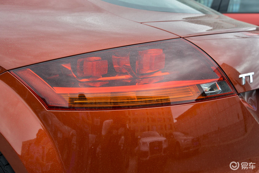 【奥迪tt2013款coupe 45 tfsi尾灯侧45度俯拍汽车图片-汽车图片大全】