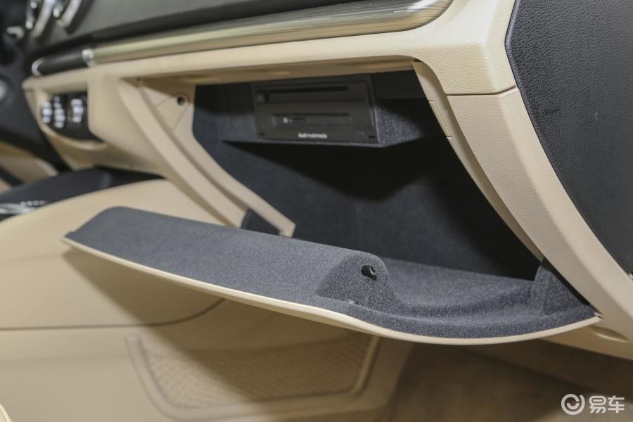 【奥迪a32014款sportback 40 tfsi s line 舒适型手套箱汽车图片-汽车