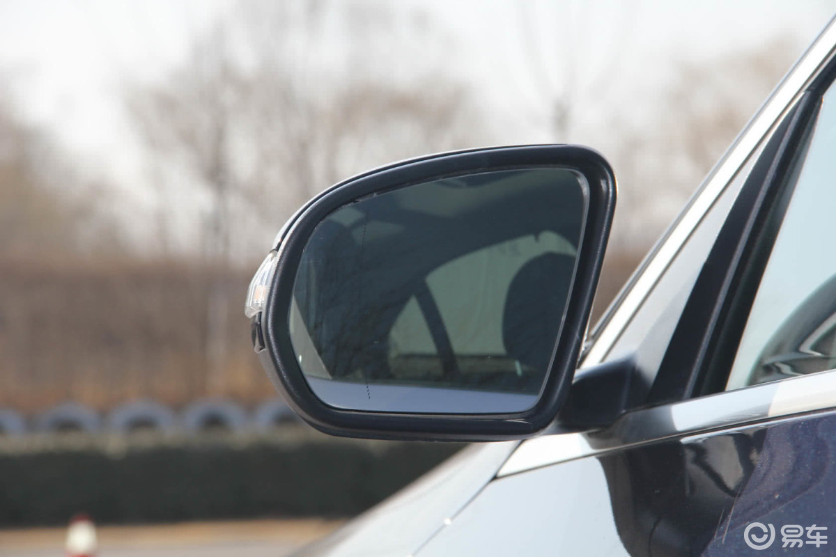 【奔驰c级2015款c 200 l 运动型后视镜镜面(后)汽车图片-汽车图片大全