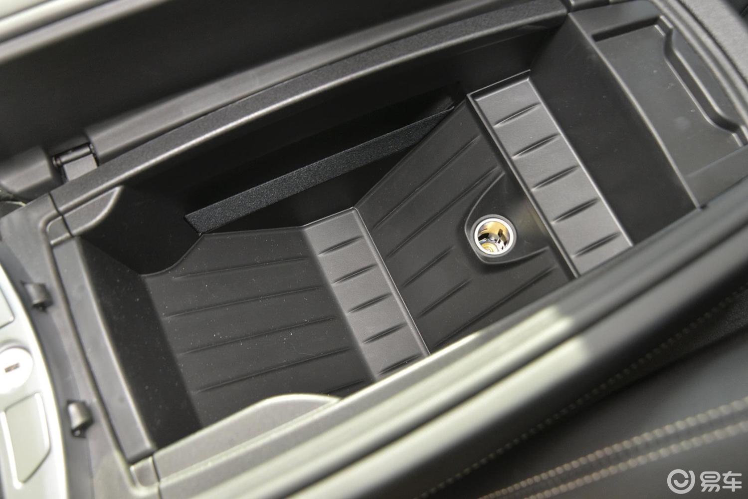 【宝马5系gt2014款535i 豪华型前排中央扶手箱空间汽车图片-汽车图片