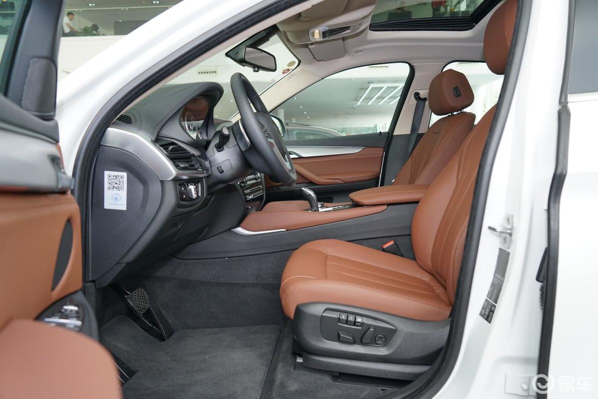 【宝马x62015款xdrive35i 领先型前排空间汽车图片-汽车图片大全】