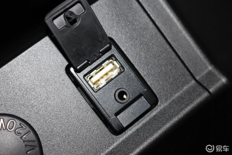 丰田埃尔法(进口) usb接口图