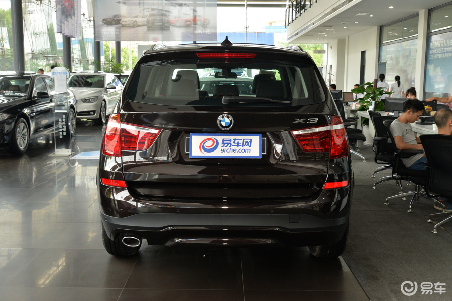 【宝马x32014款xdrive20i 领先型正车尾汽车图片-汽车图片大全】-易车