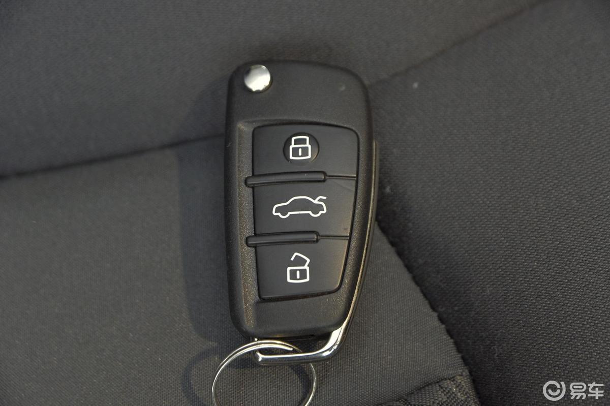 【奥迪a12014款30 tfsi 技术型钥匙汽车图片-汽车图片大全】-易车