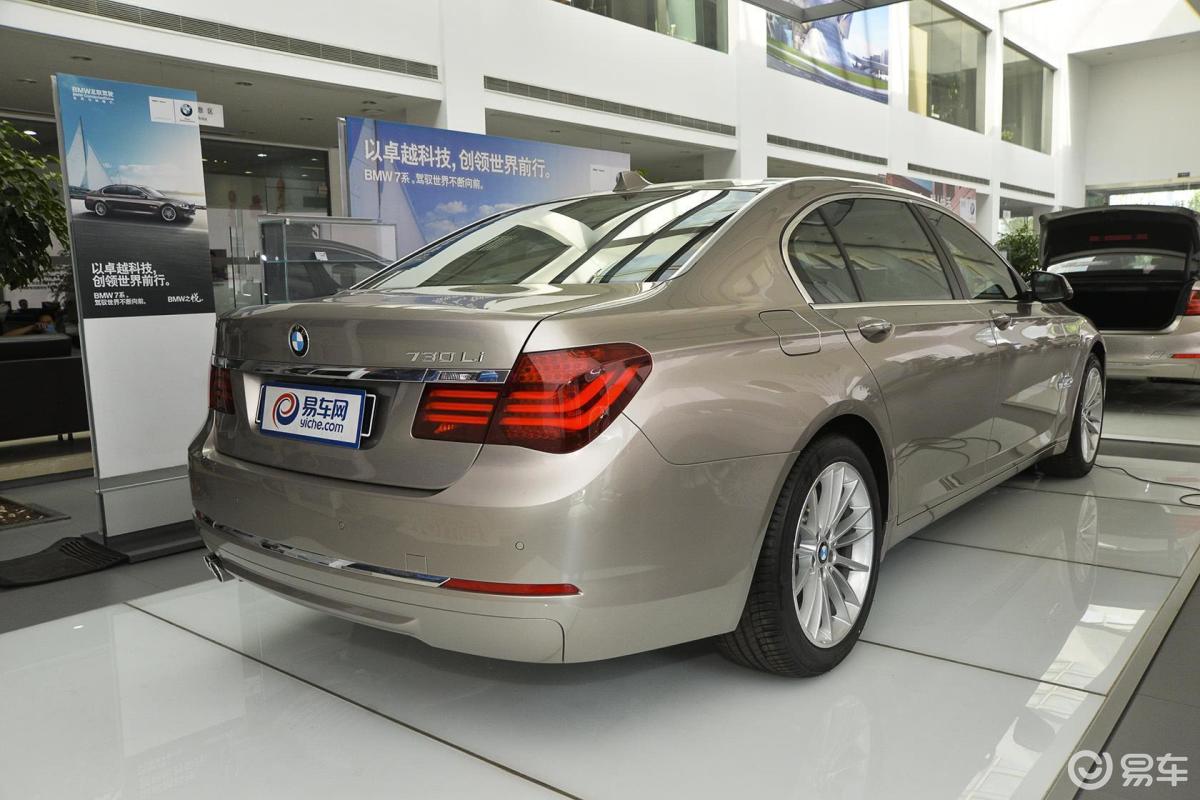 【宝马7系2014款730li 臻享型侧后45度车头向右水平汽车图片-汽车图片
