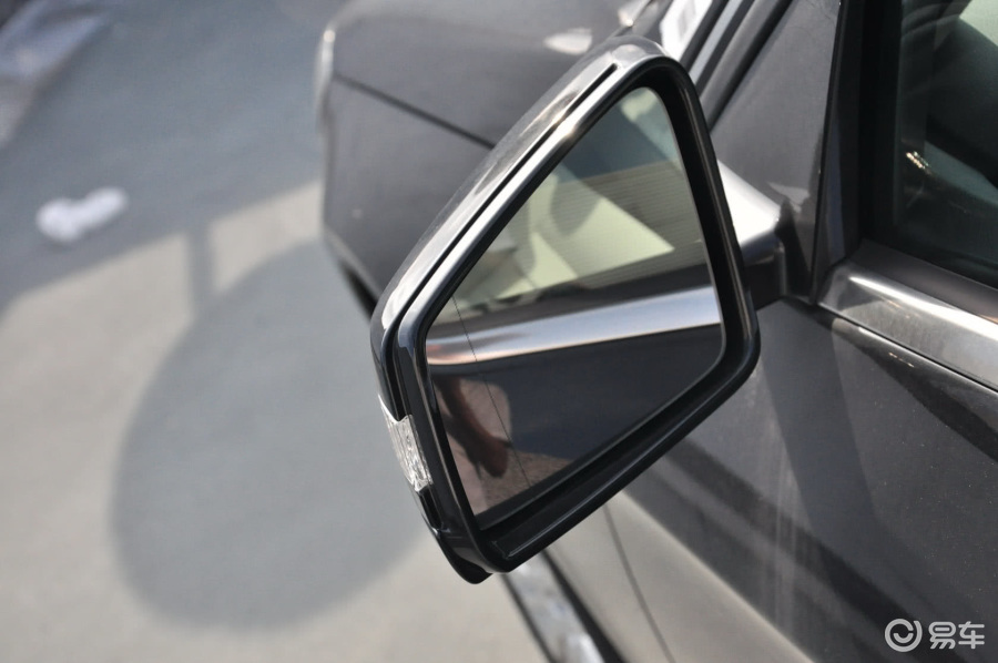 奔驰e级 后视镜镜面图