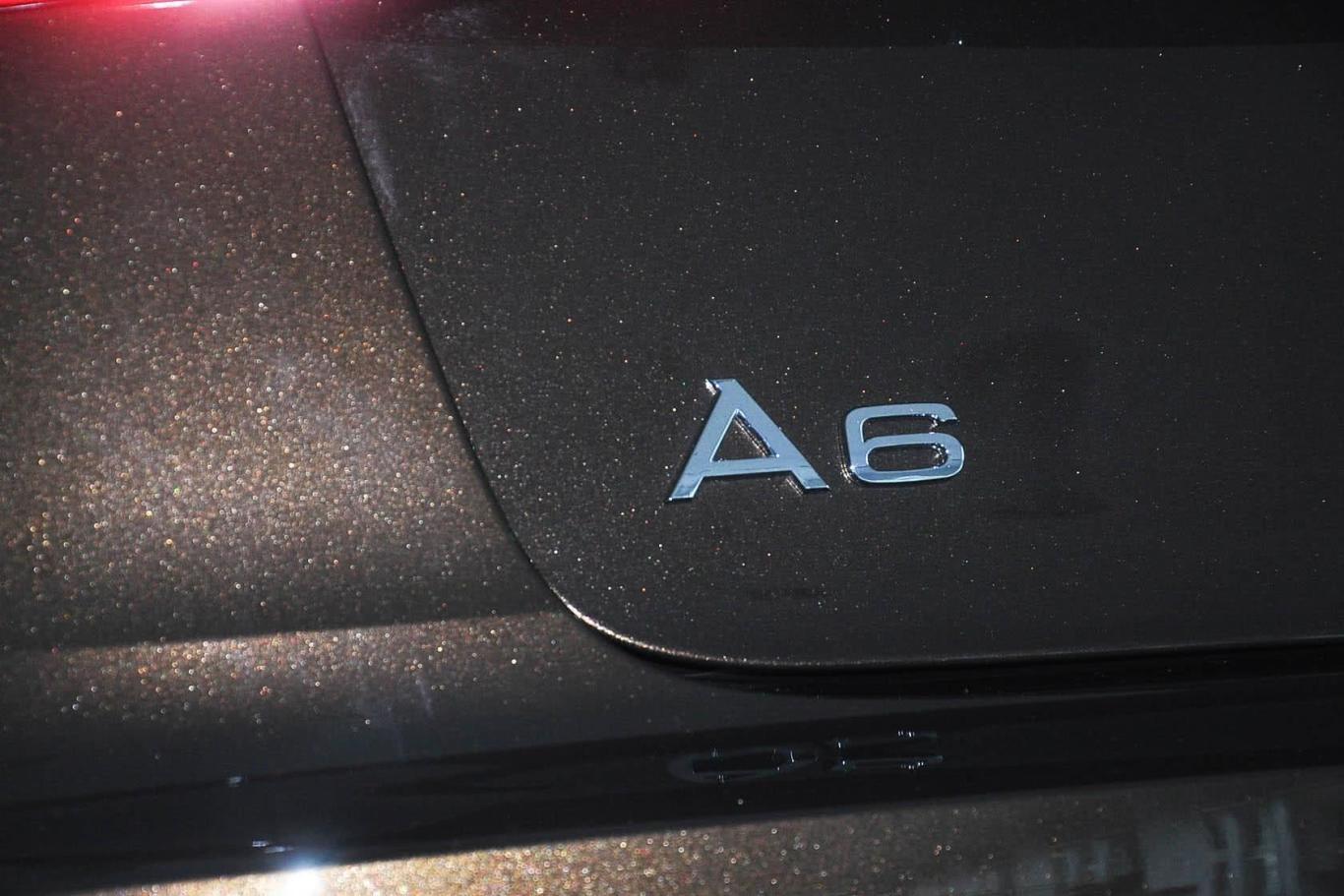奥迪a6allroad quattro尾标