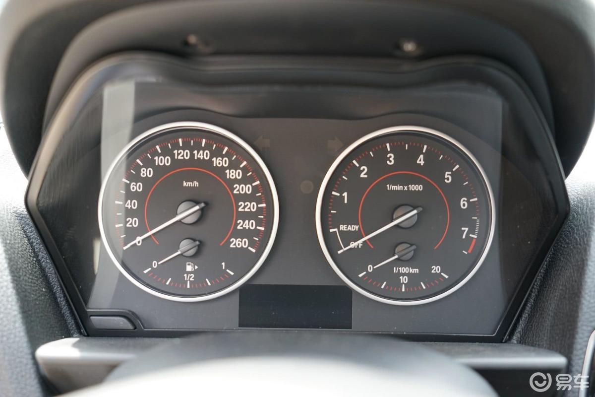 【宝马1系(进口)2015款120i 运动设计套装仪表盘汽车图片-汽车图片