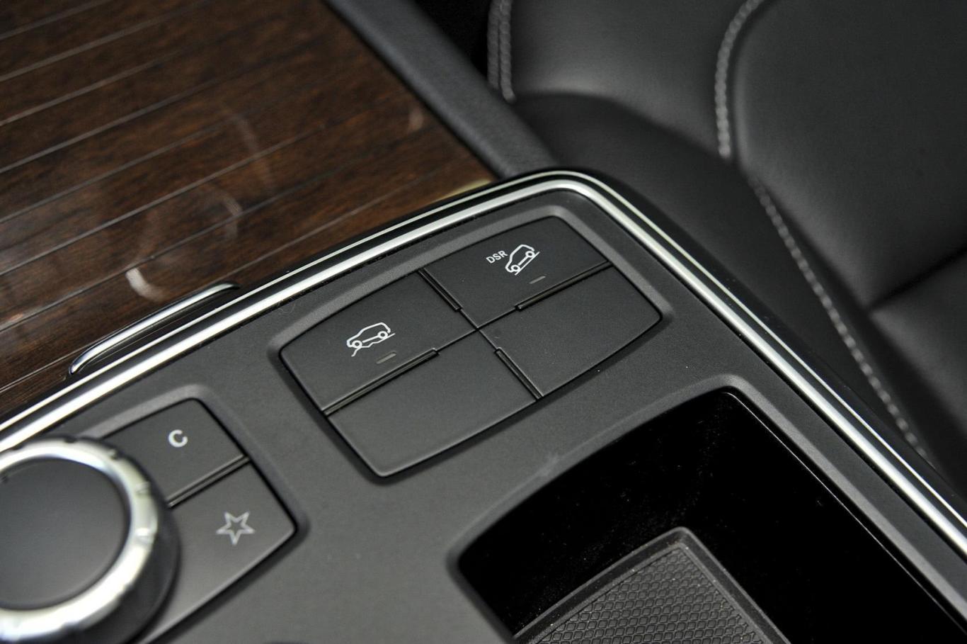 奔驰m级ml350 中东版内饰