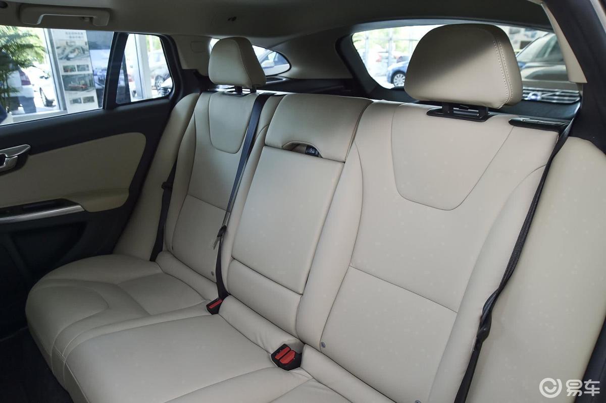 【沃尔沃v602015款t5 智雅版后排座椅汽车图片-汽车图片大全】-易车