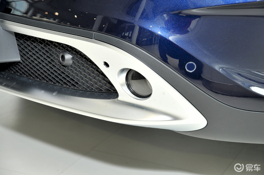 【奔驰gla级2015款200 时尚型雾灯汽车图片-汽车图片大全】-易车网