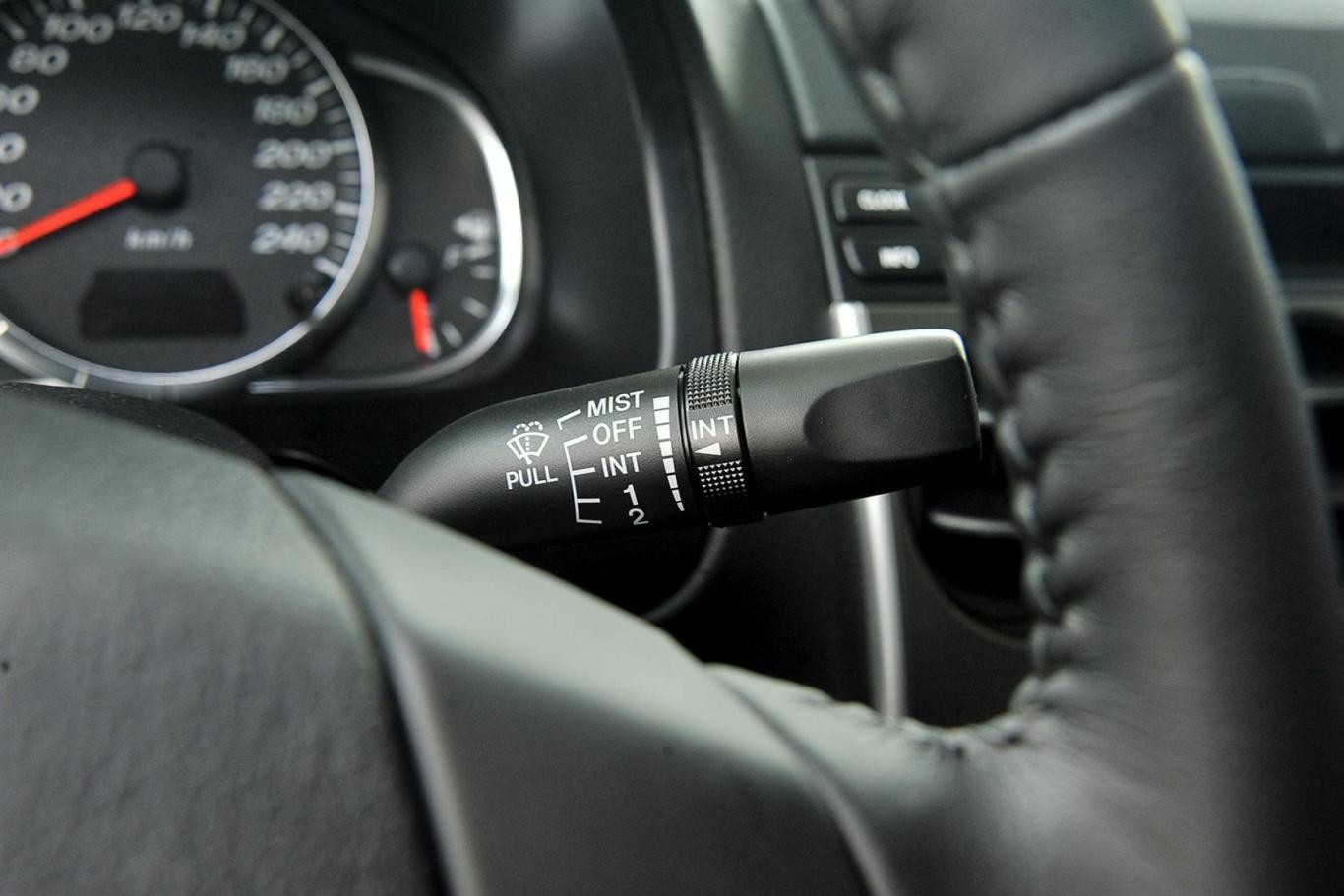 马自达62.0l 经典型雨刷器开关