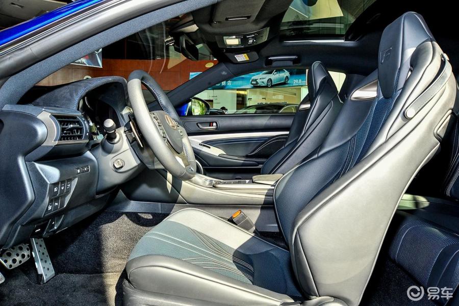 雷克萨斯rc f 前排空间图