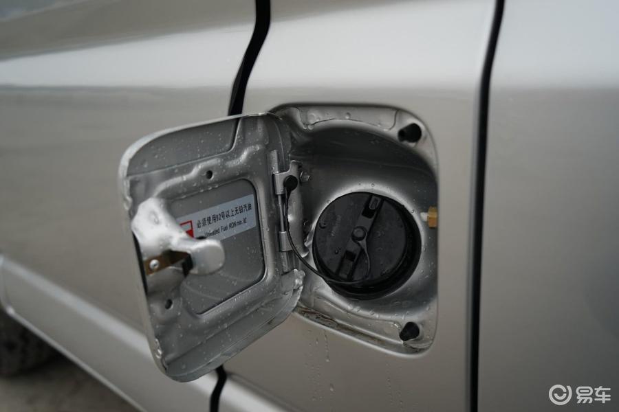 4l 手动 旗舰型 长轴 9座油箱盖汽车图片-汽车图片大全】-易车网