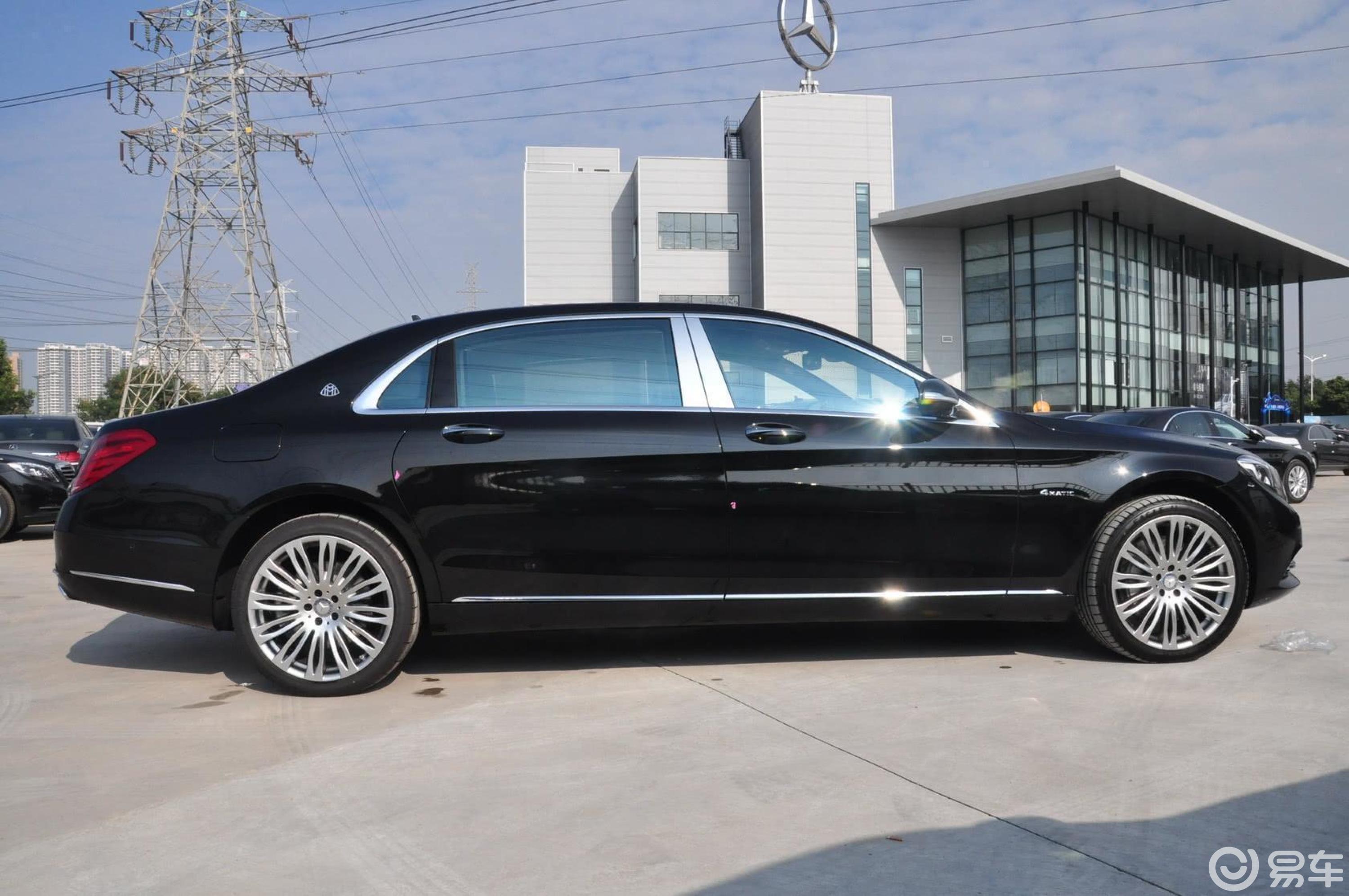 【迈巴赫s级2015款500 4matic正侧车头向右水平汽车图片-汽车图片大全