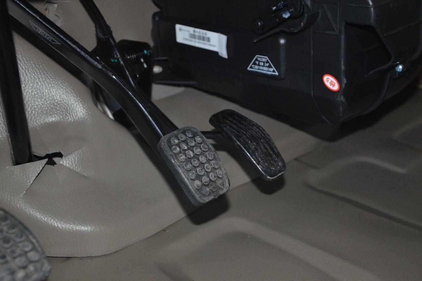 2l 手动 豪华型脚踏板图片-汽车图片大全】-易车