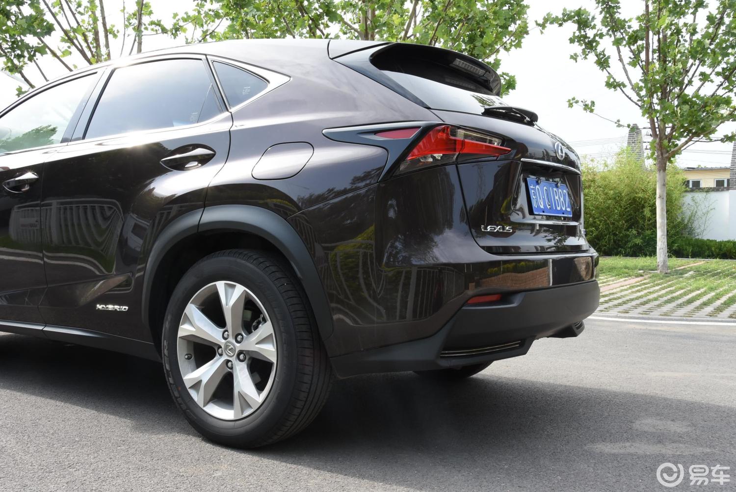 【雷克萨斯nx2015款300h 锋芒版车尾局部汽车图片-汽车图片大全】