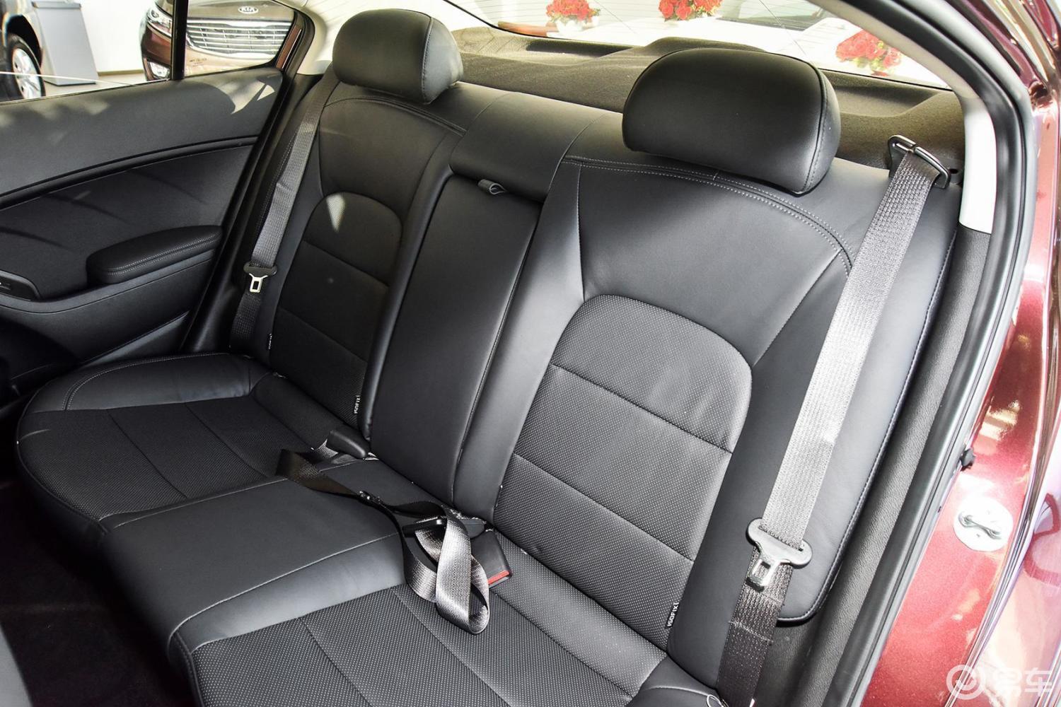 【起亚k32015款1.6l 自动 gls后排座椅汽车图片-汽车图片大全】-易车