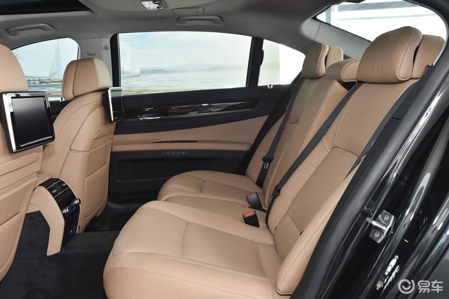 【宝马7系2014款730li 臻享型后排座椅汽车图片-汽车图片大全】-易车