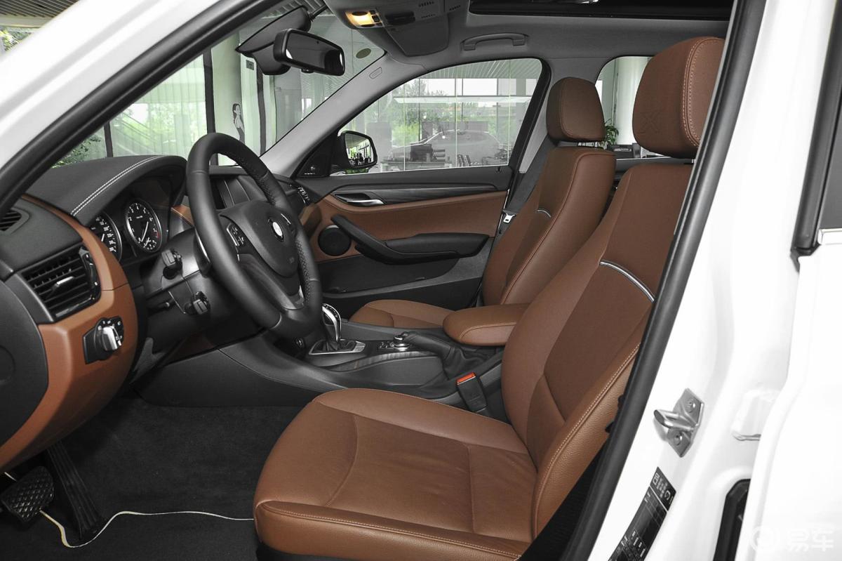 【宝马x12014款xdrive28i x设计套装前排空间汽车图片-汽车图片大全】