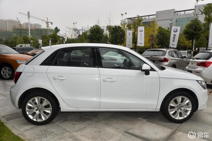 【奥迪a12014款sportback 30tfsi 舒适型正侧车头向右水平汽车图片