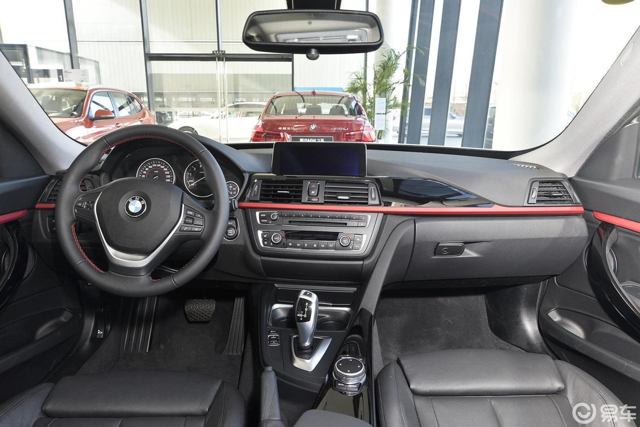 【宝马3系gt2015款320i 设计套装型内饰全景正拍汽车图片-汽车图片