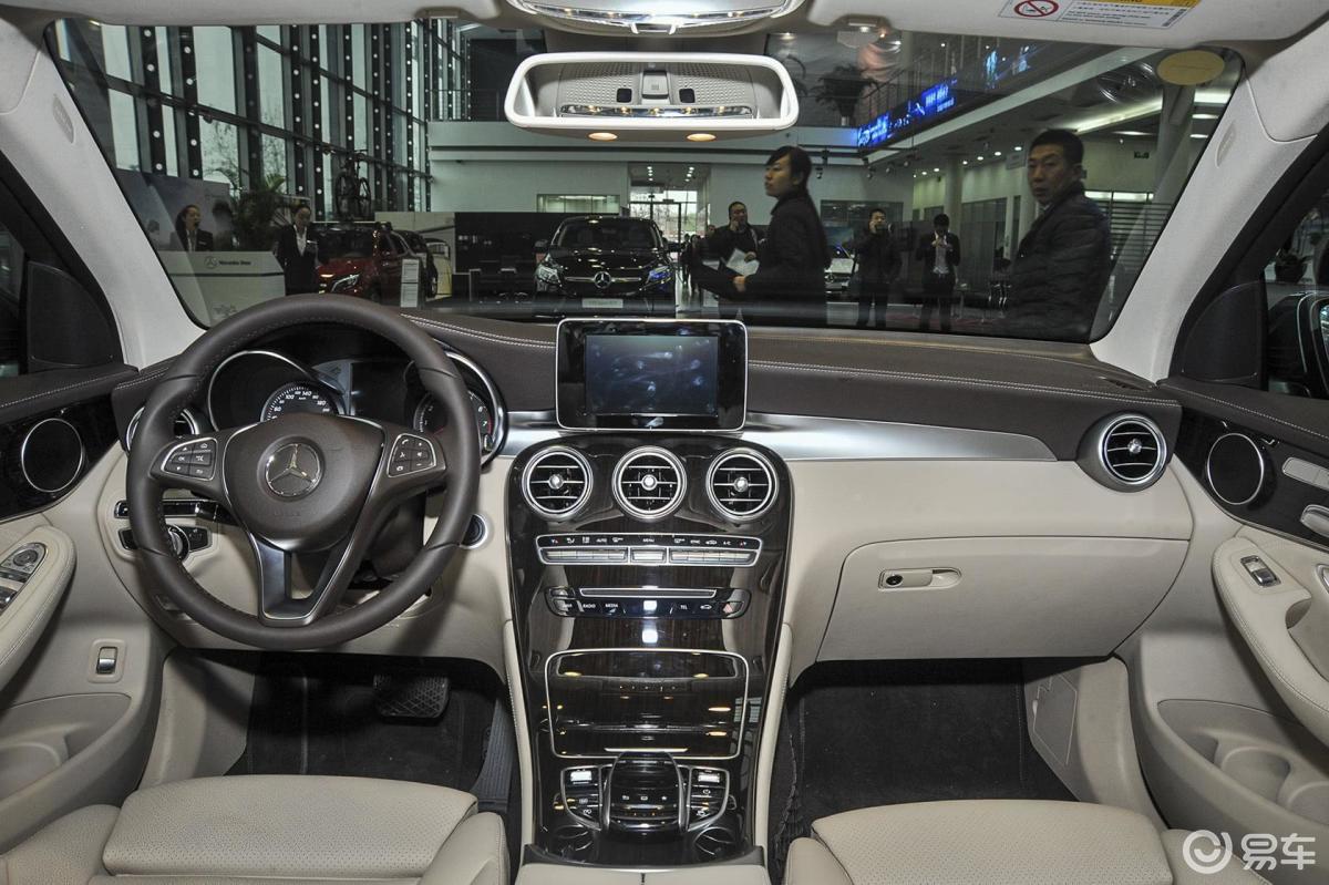 【奔驰glc2016款glc260 豪华型内饰全景正拍汽车图片-汽车图片大全】