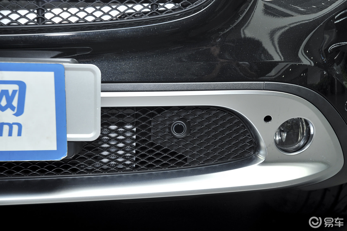 【奔驰gla2015款200 时尚型雾灯汽车图片-汽车图片大全】-易车