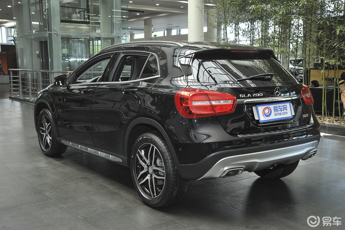 【奔驰gla2015款200 时尚型侧后45度车头向左水平汽车图片-汽车图片