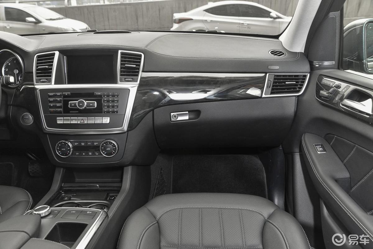 【奔驰gl级2016款gl450 4matic 美规版内饰汽车图片-汽车图片大全】