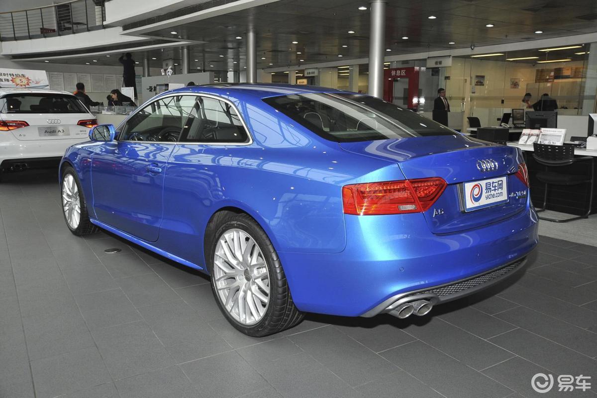 【奥迪a52016款coupe 45 tfsi quattro侧后45度车头向左水平汽车图片