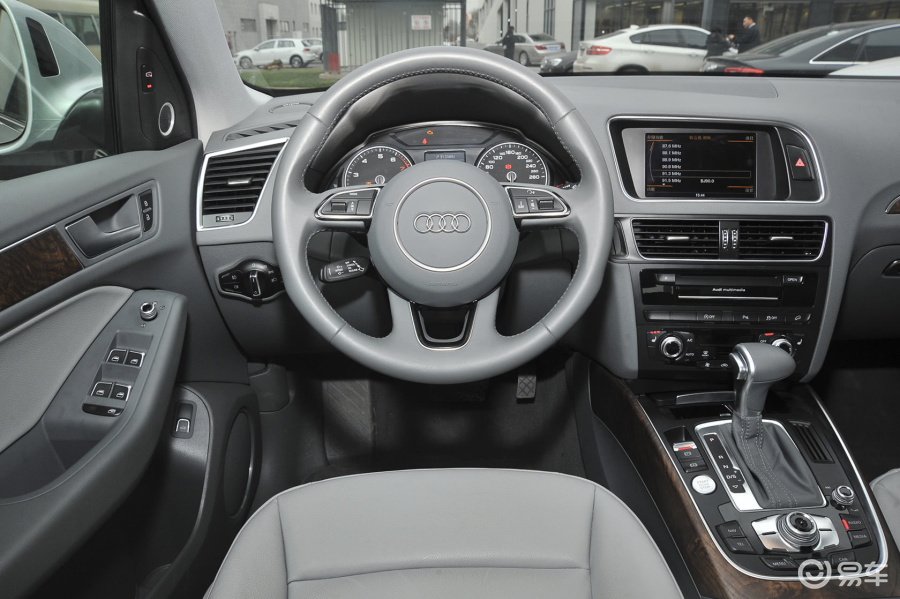 【奥迪q52015款40tfsi 舒适型驾驶位区域汽车图片-汽车图片大全】