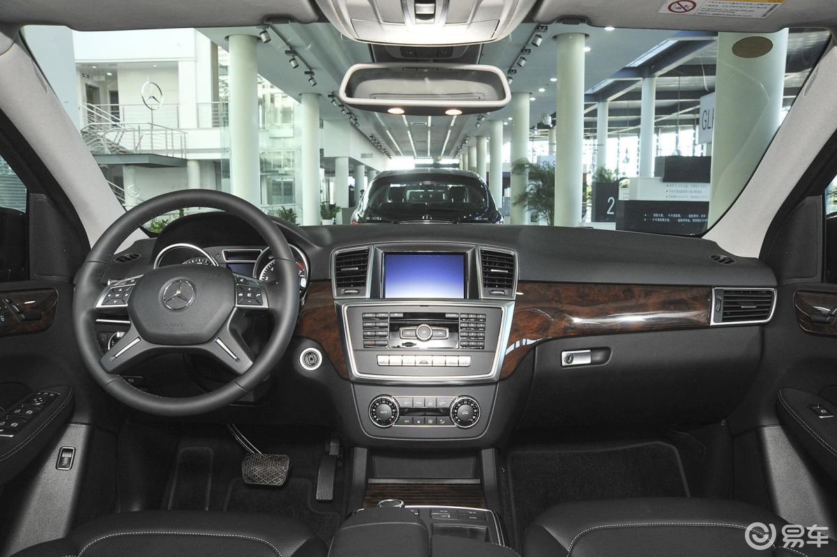 【奔驰m级2015款ml400 4matic 动感型内饰汽车图片-汽车图片大全】