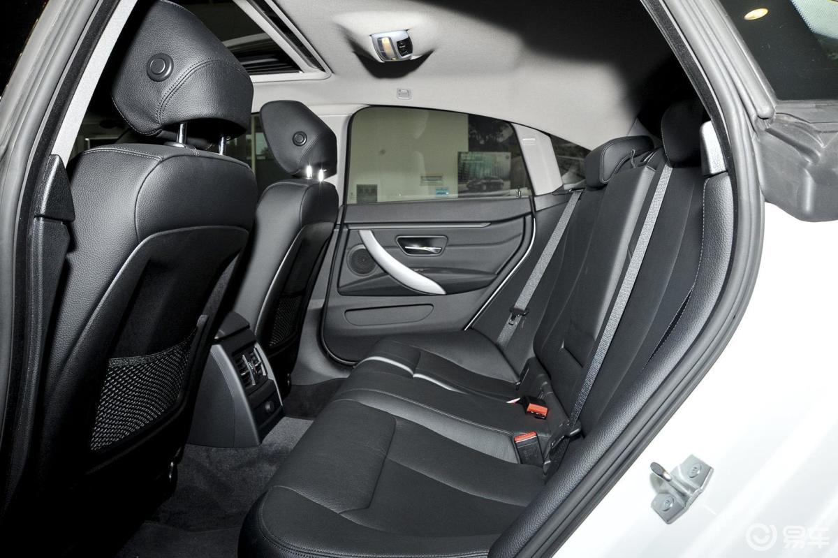 【宝马4系2014款四门轿跑车 420i 时尚型后排空间体验汽车图片-汽车