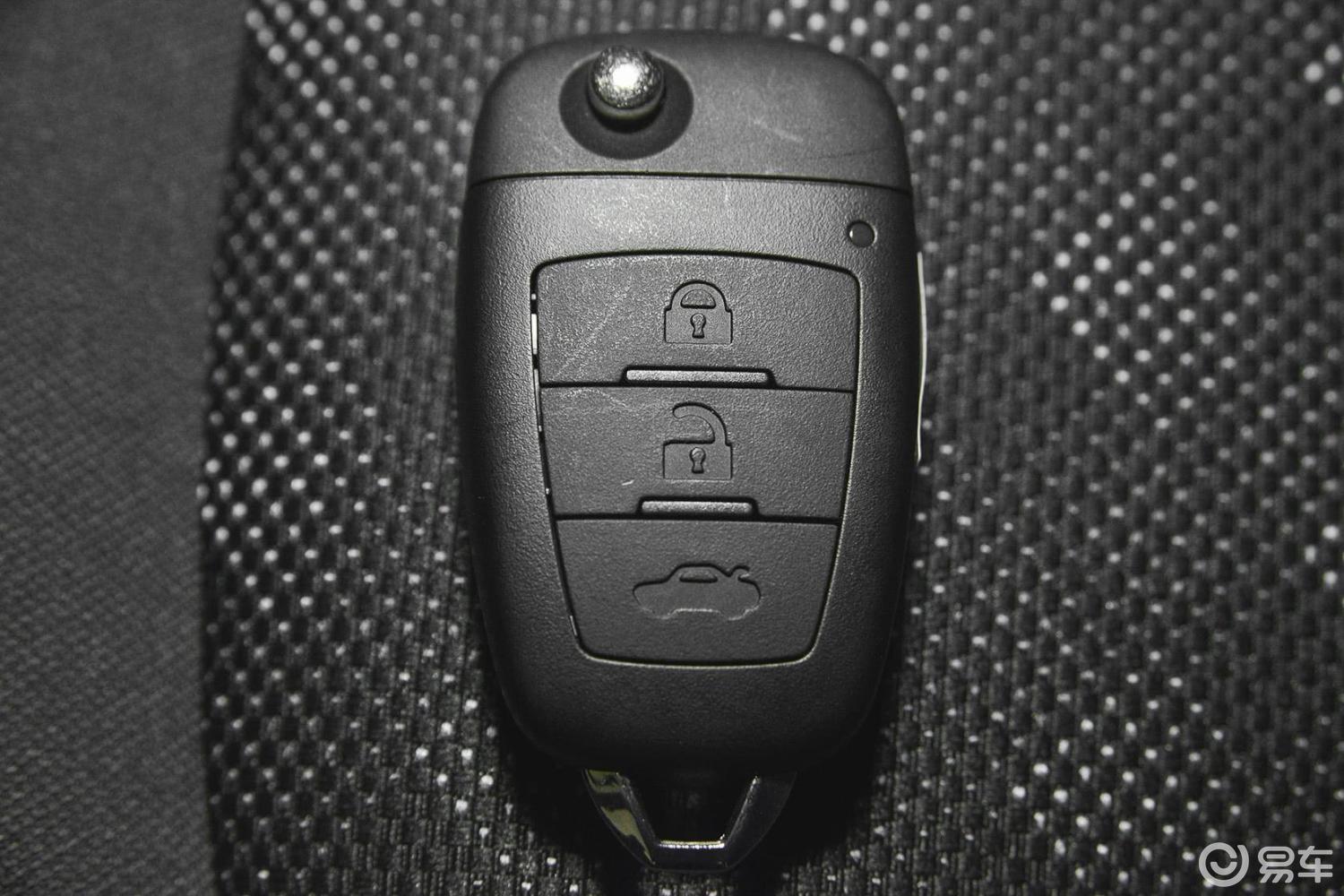 【奔腾x802015款2.0l 自动 舒适型钥匙汽车图片-汽车图片大全】-易车