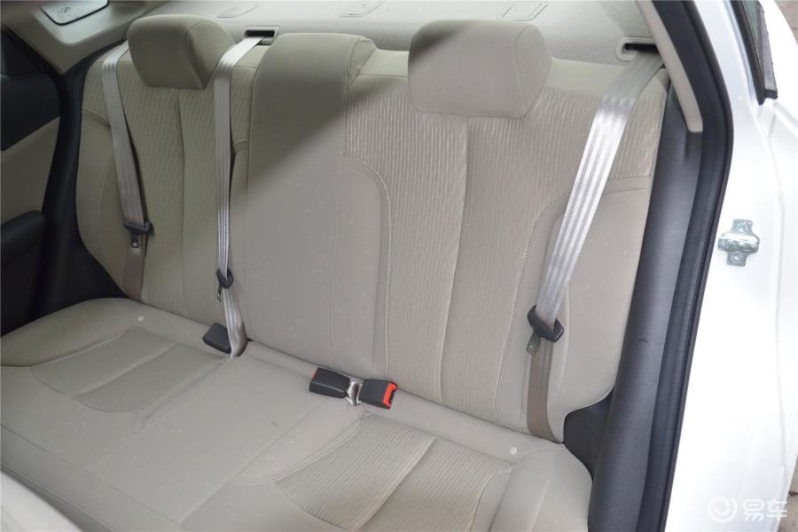 【英朗2015款15n 手动 进取型后排座椅汽车图片-汽车图片大全】-易车