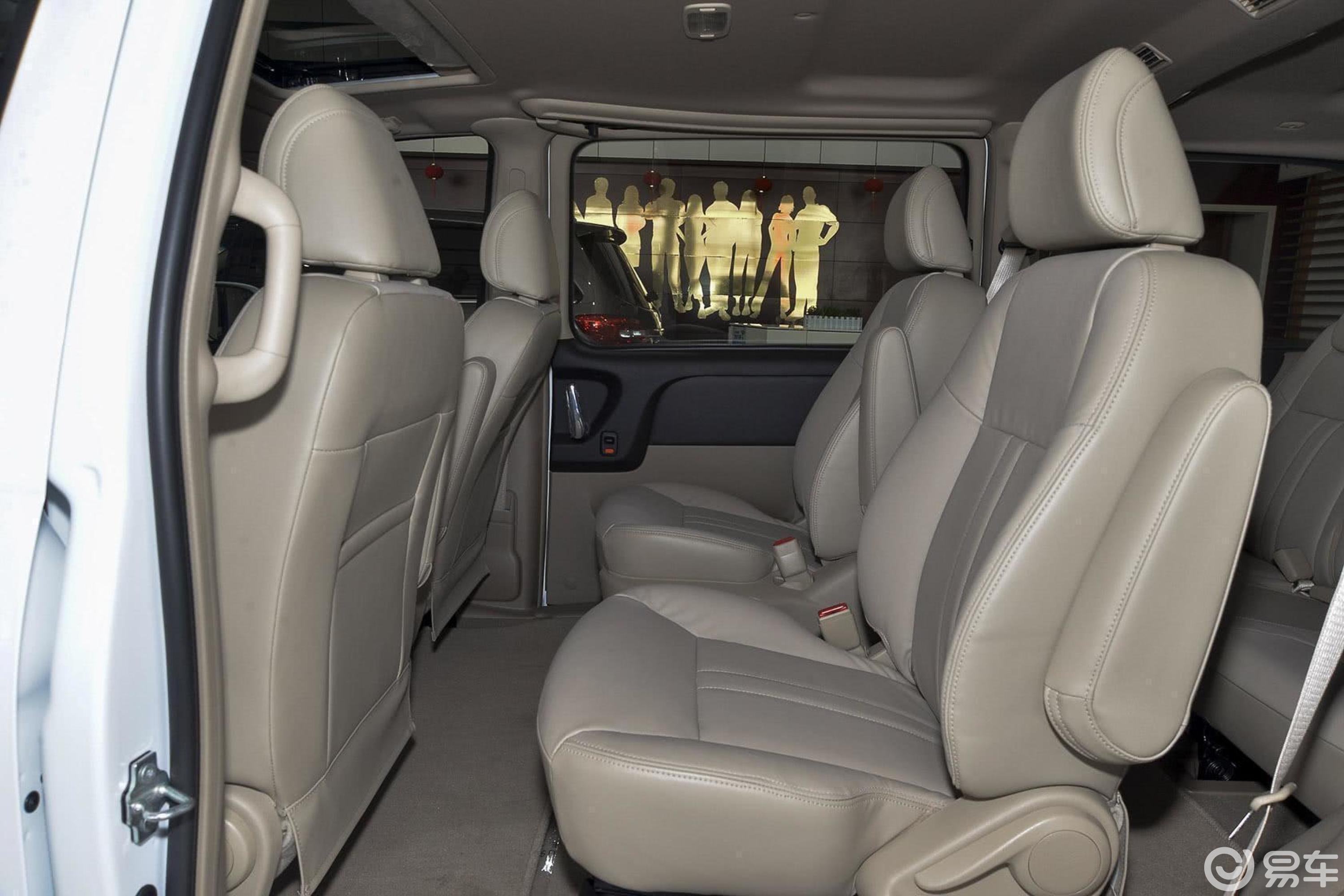 陆上公务舱 2.4l at 行政版