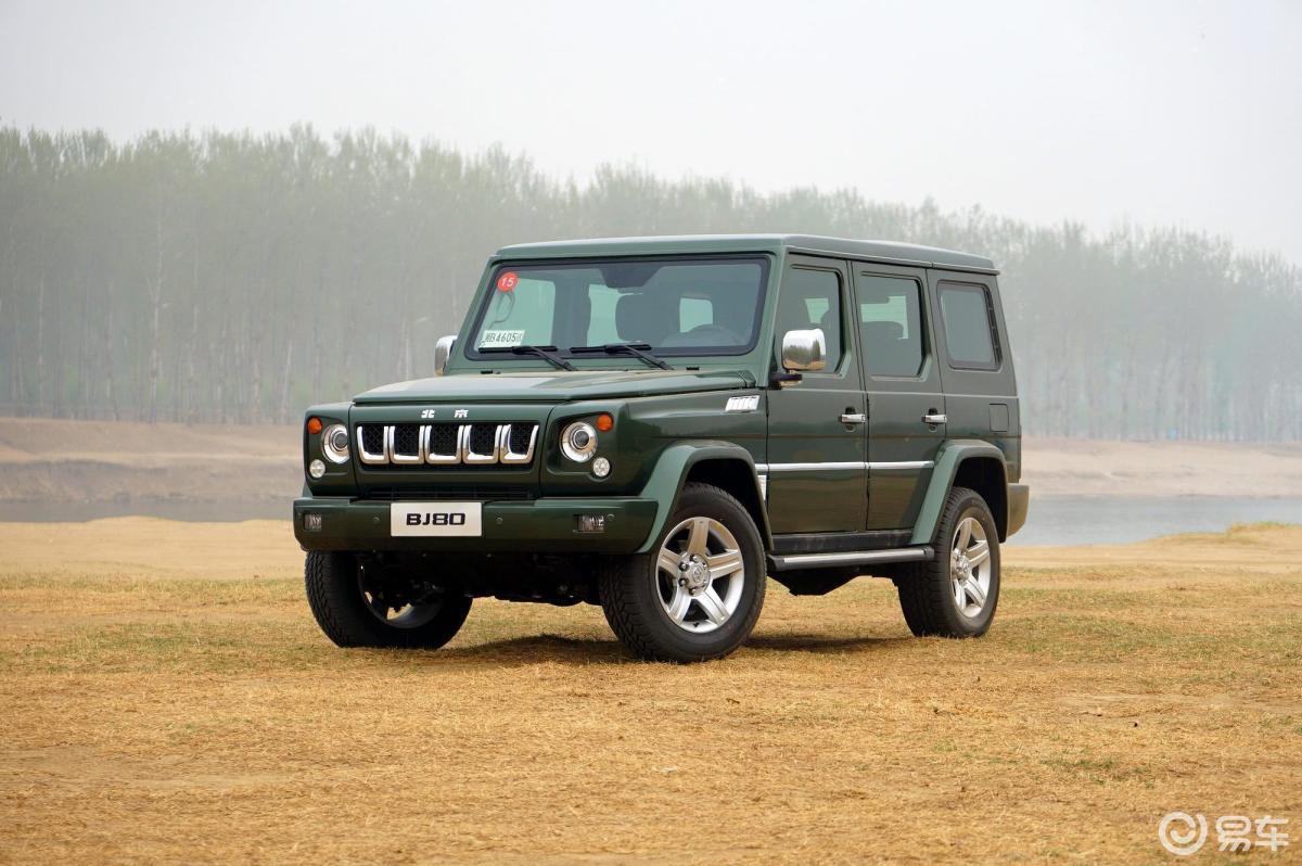 3t 手自一体 四驱 五门尊贵版 汽油侧前45度车头向右水平汽车图片