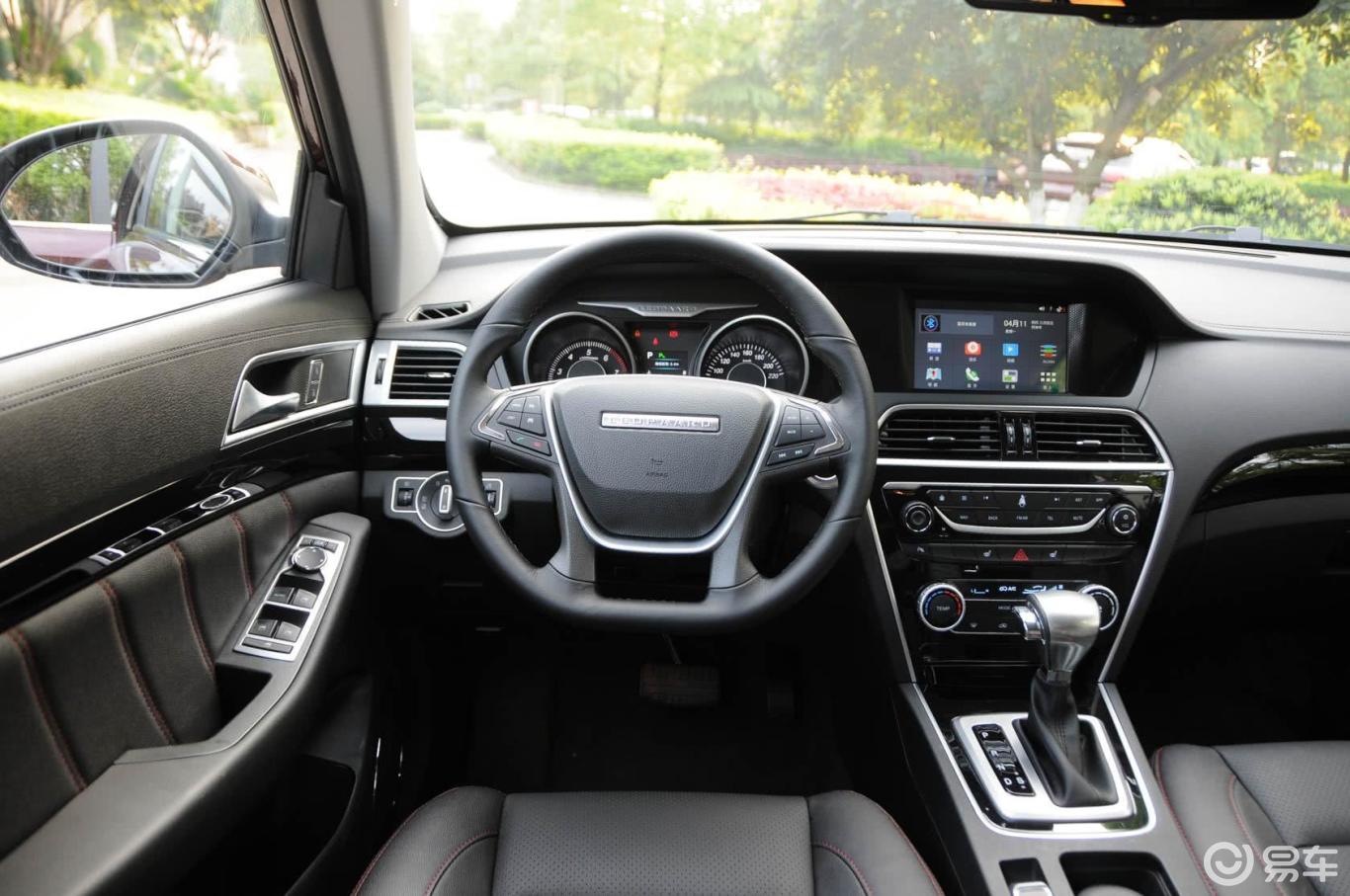 完整内饰(驾驶员位置)