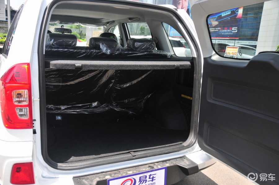 奇瑞瑞虎3 行李箱空间图