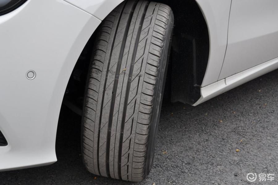【奔驰a级2016款a 200 动感型轮胎花纹汽车图片-汽车图片大全】-易车
